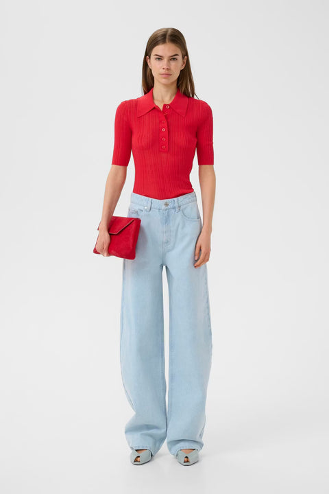 Gestuz Clene Polo Shirt in Tomato Red – women's ribbed polo with classic fit, pointed collar, button placket and elbow-length sleeves in a bold tomato red