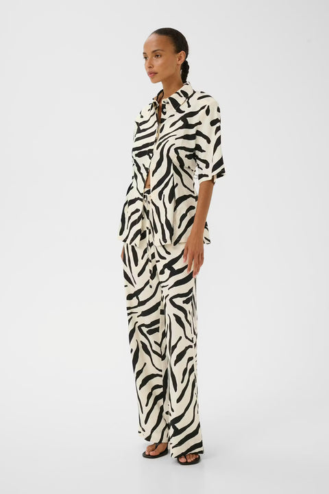Gestuz Zeona Shirt in Zebra print - relaxed-fit short sleeve viscose linen shirt with standard collar and covered button placket