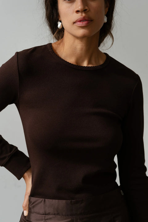DONNI The Baby Rib Scallop Long Sleeve | Espresso