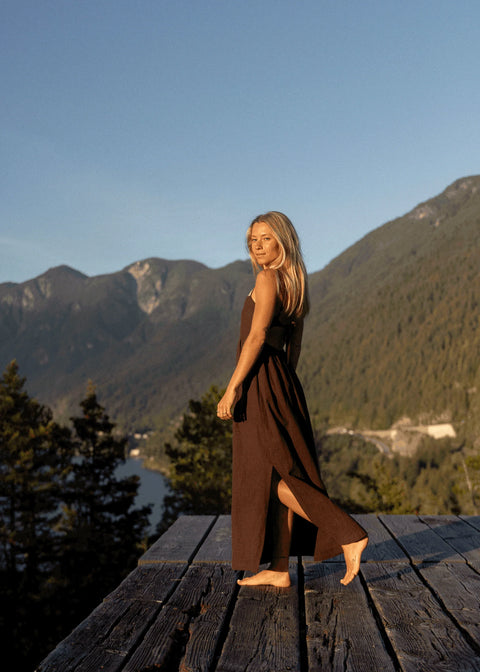 Slate Wearables Henley Midi Dress | Cocoa