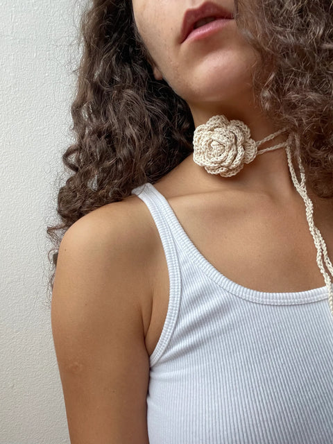 Givéh Flower Necklace