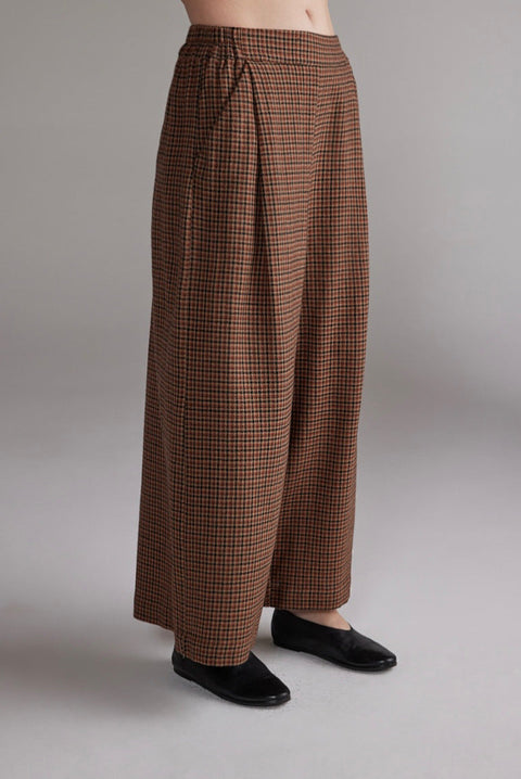 Amente Wool Plaid Trouser Brown Black - Side View Highlighting Wide Leg Opening and Relaxed Autumn Silhouette
