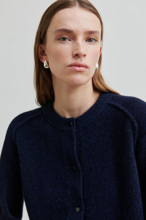 Classic wool cardigan in navy blue, round neck, with statement buttons, raglan sleeve style. Second Female Banja Knit Cardigan