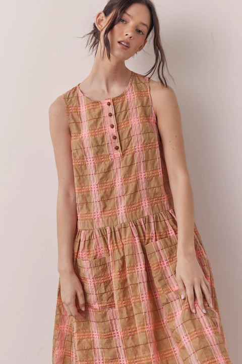 Amente Sleeveless Button-Down Midi Dress | Taupe Pink Plaid