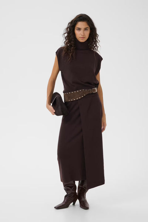 Gestuz Manzi Waistcoat Ganache — back view of 100% wool sleeveless top