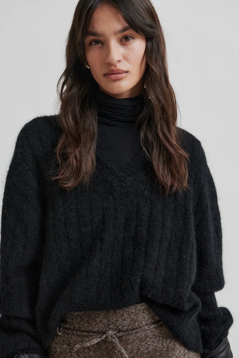 Second Female Brooky Knit V-Neck Sweater | Black