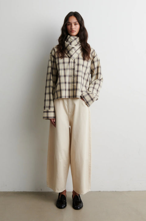 Second Female Liria Shirt Rutabaga - Side View Highlighting Dropped Shoulder and Relaxed Loose Fit
