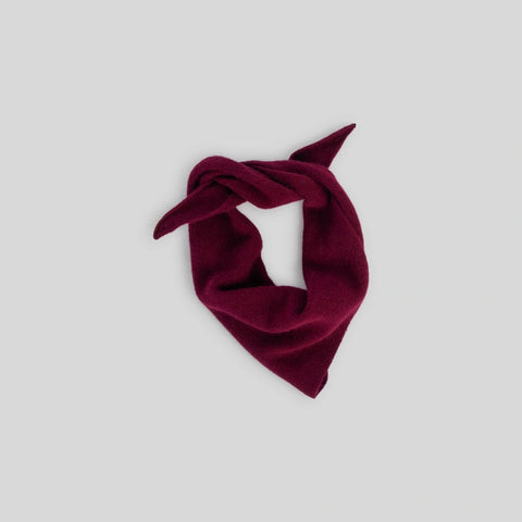 Le Bonnet Bandana in Wine — close-up of Scottish lambswool and angora texture