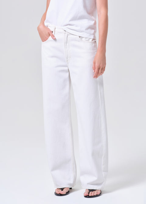 AGOLDE AGOLDE Low Curve Jean in Milkshake: featuring cotton, relaxed, denim