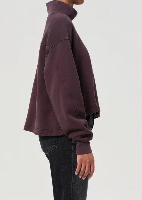 Cotton sweater in deep purple, mock neck, cropped fit with volume puffy sleeve, casual look. Agolde 