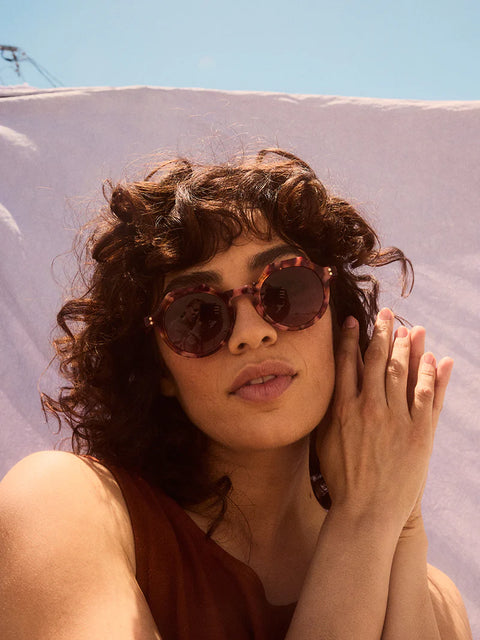 Sardine Sardine Georgie Sunglasses in Amaro Breeze
