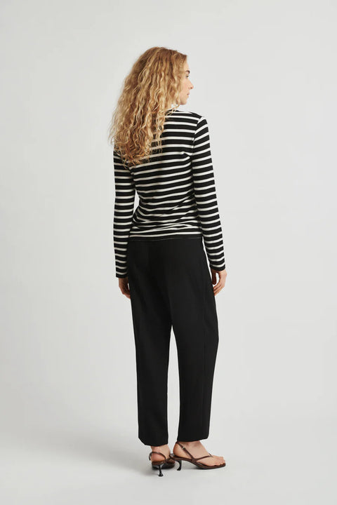 Stylein Canvey Long Sleeve T-Shirt | Black with Stripes