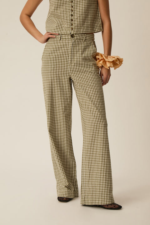 Wide leg trousers, retro check gingham pattern, high-rise trouser finished with a partial-elasticated waist, a slightly flared leg, slash pockets, and zip-and-button closure. Cotton linen blend 
