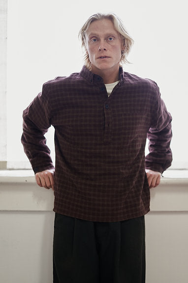 Linen cotton shirt, pullover with 4 buttons half placket, classic collar shirt, rounded pocket 
