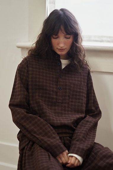 Linen cotton shirt, pullover with 4 buttons half placket, classic collar shirt, rounded pocket 
