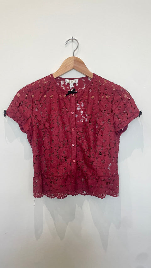 Saemdi Buttoned Lace Top | Burgundy