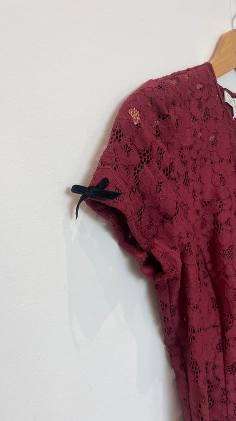 Saemdi Buttoned Lace Top | Burgundy