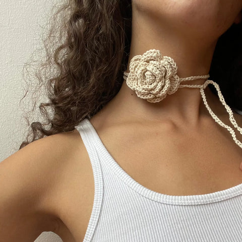 Givéh Flower Necklace