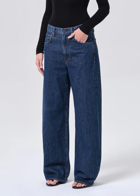 Indigo low curve jeans mid rise wide leg front view model
