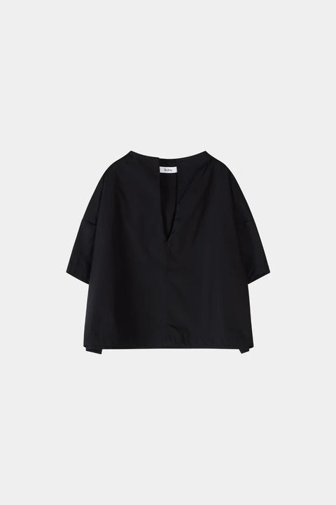 Stylein Stylein Joelle Blouse in Black: features cotton, v-neck
