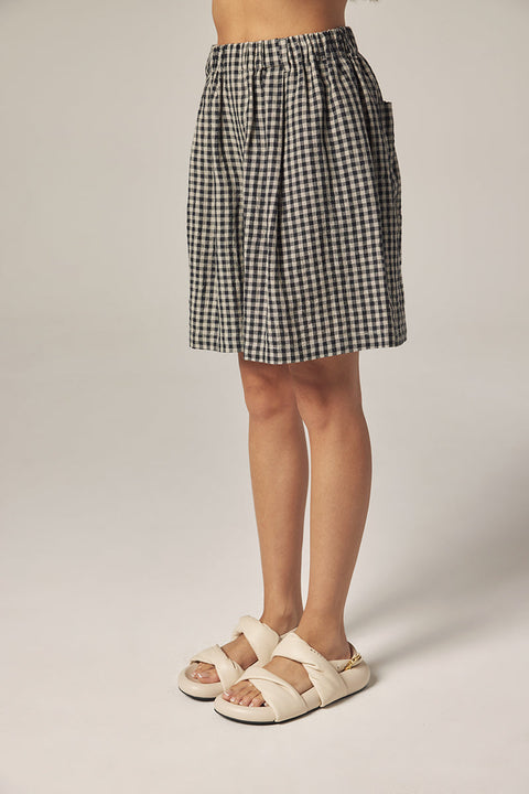 Amente Loose Casual Linen Shorts | Black with Natural