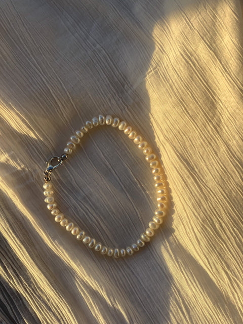 Santi Solai Aklan Pearl Anklet